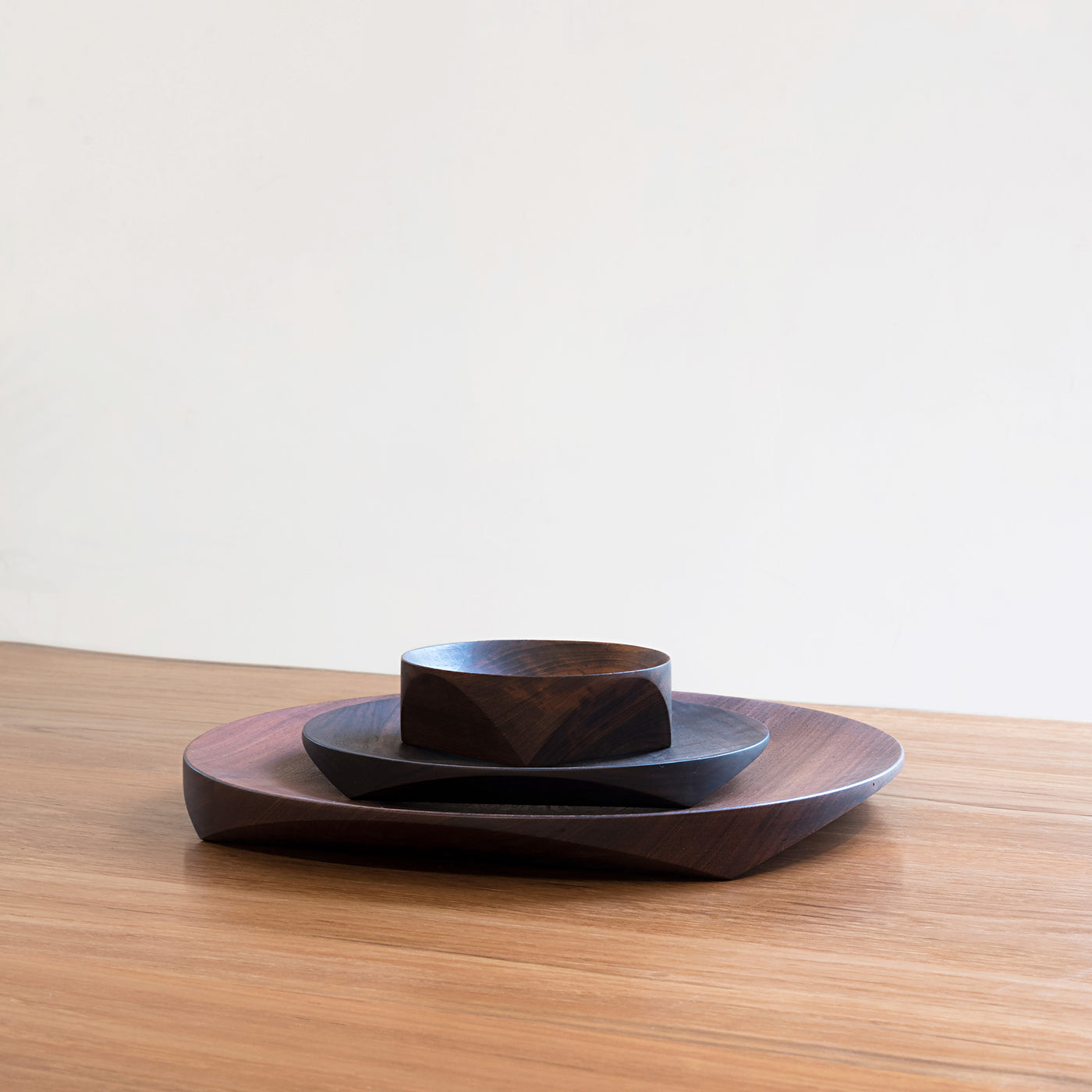Topologic Flat Bowls by Casegoods
