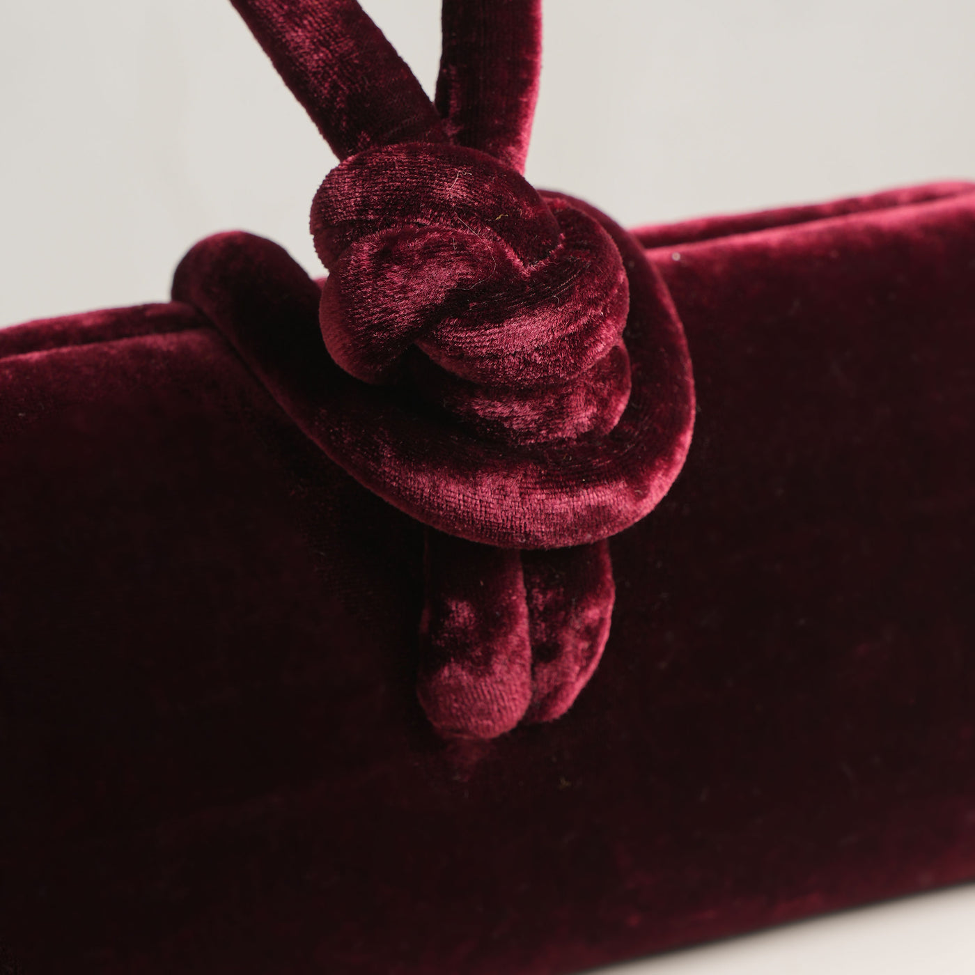 Ahikoza Amina Clutch crushed velvet red