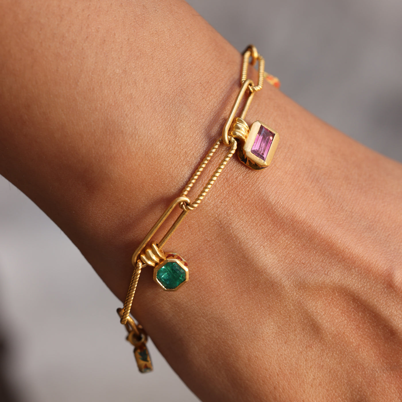 AGARO JEWELS Les Petits Bracelet gold emeralds charms allure