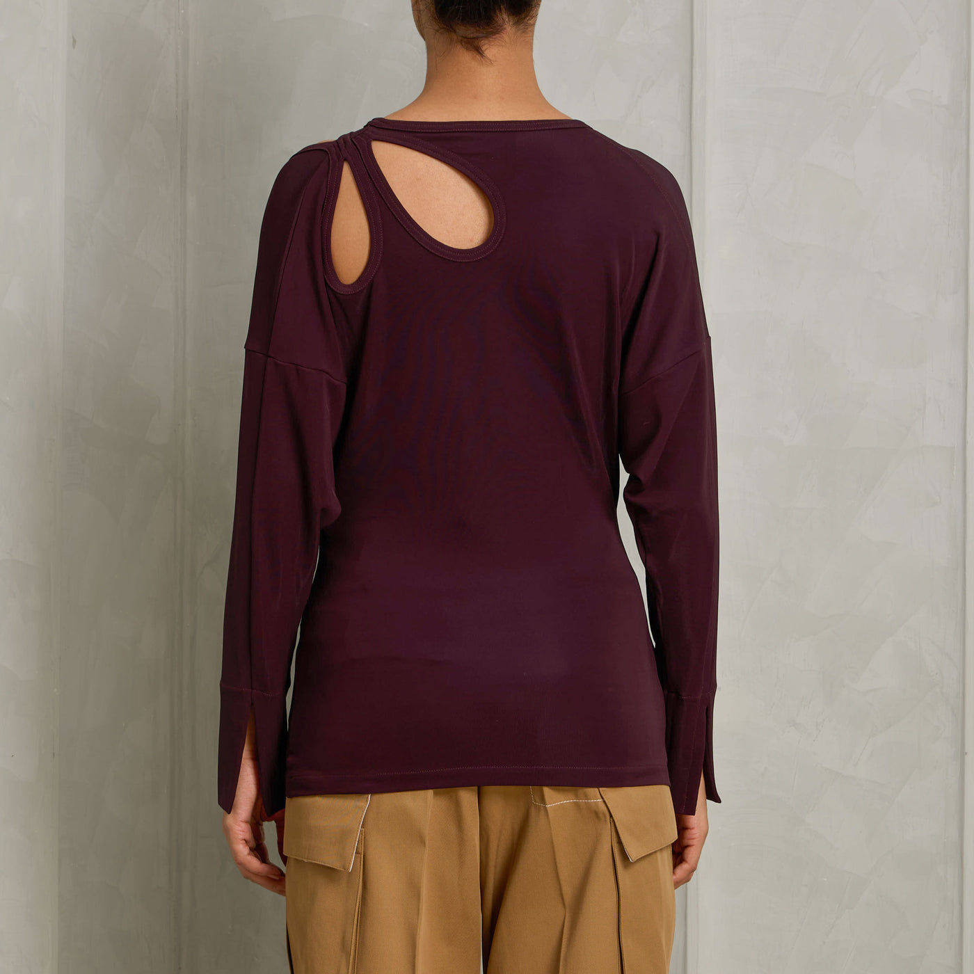 VICTORIA BECKHAM twist detail jersey top viscose brown round fitted round neck drop shoulder with teardrop-shaped cut-out