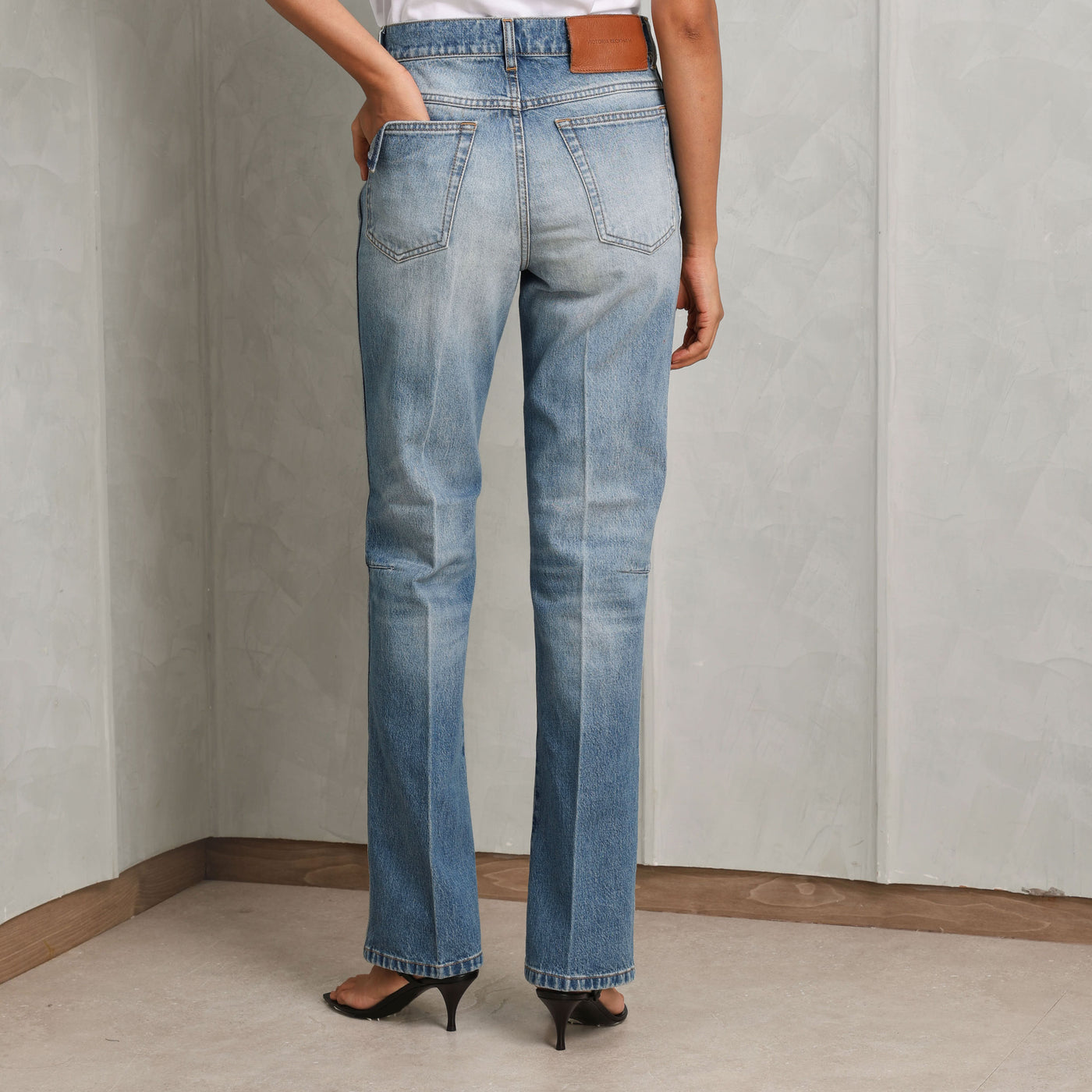 VICTORIA BECKHAM relaxed flared jeans cotton blue denim with back pocket patch