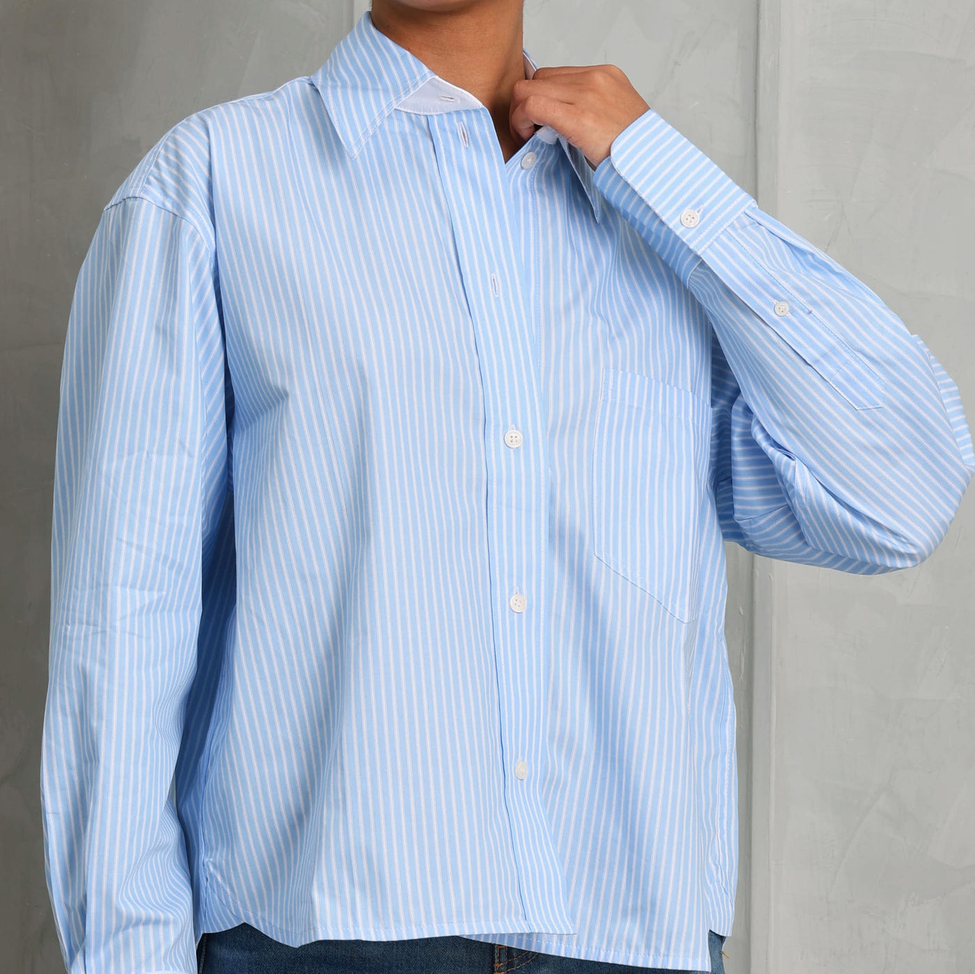 VICTORIA BECKHAM cropped long sleeve shirt organic cotton blue stripped classic collar pocket on the front