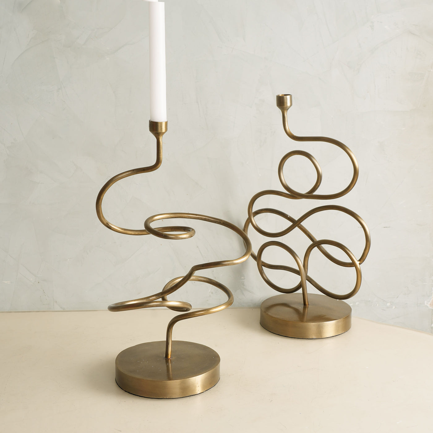 2D Gold Squiggle Candle Stand