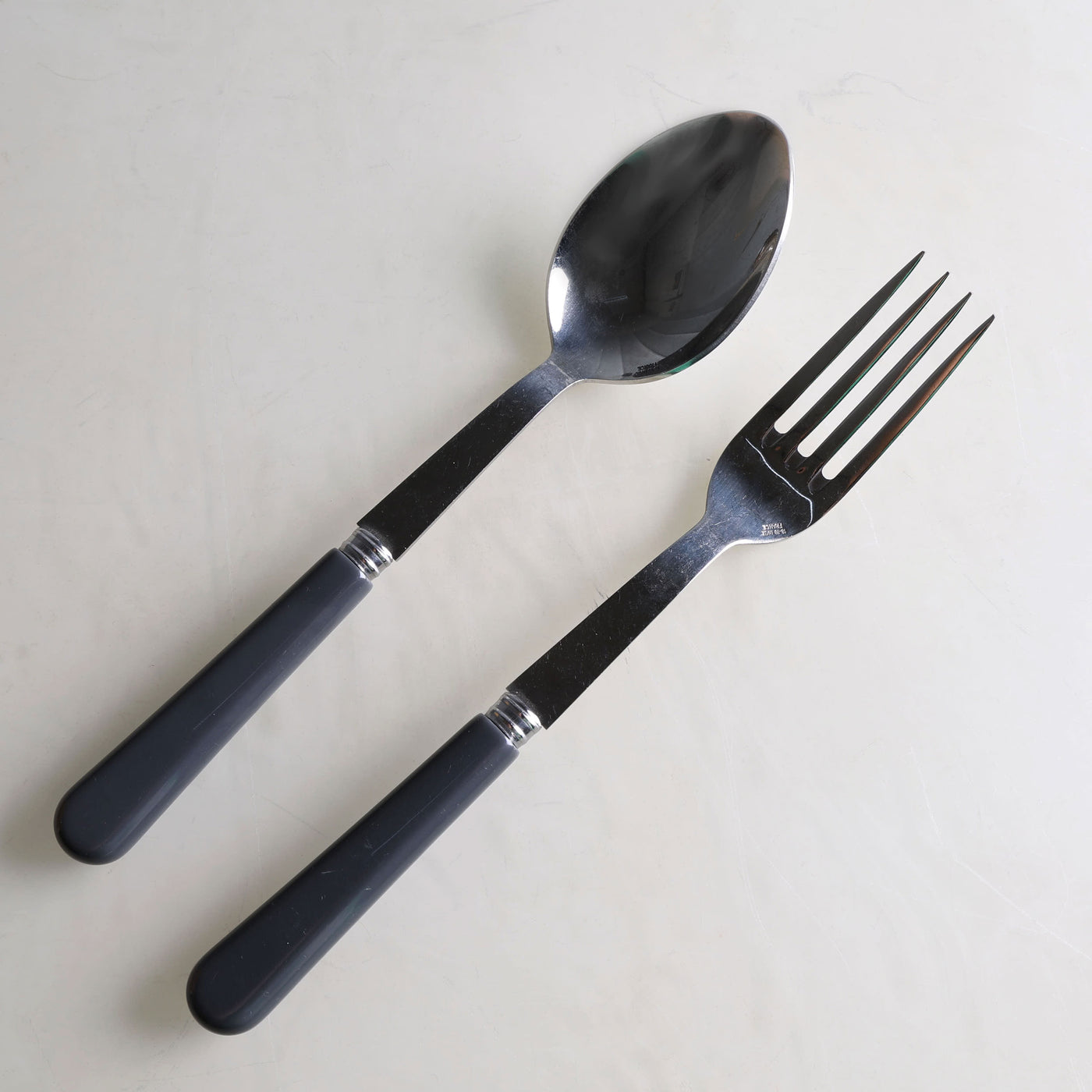 serving set two piece set with dark grey handles