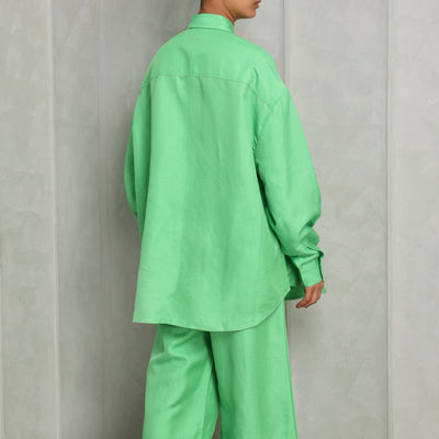 ACLER finchley shirt green oversized drop shoulder design, collared neckline, pocket flaps and button front closure 