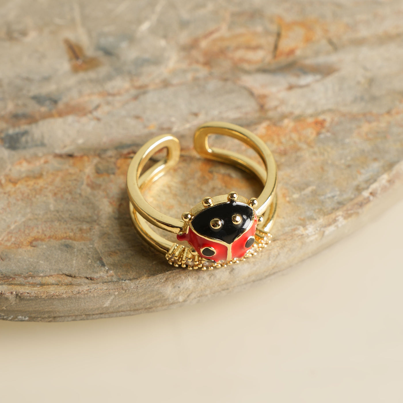 Ladybug design gold ring at Le Mill
