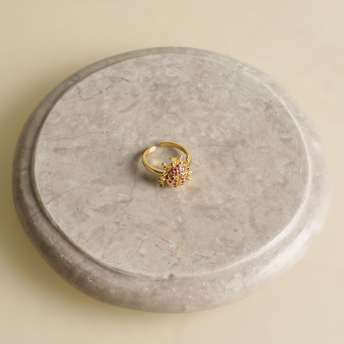 Gold ring with pink diamonds by Aarelle
