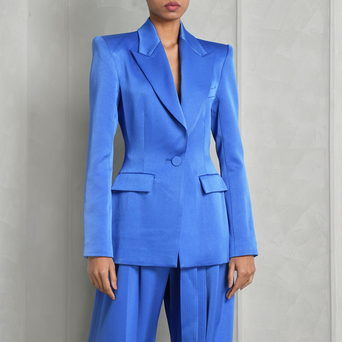 ALEX PERRY Blue Arlo satn long seeve fitted Blazer