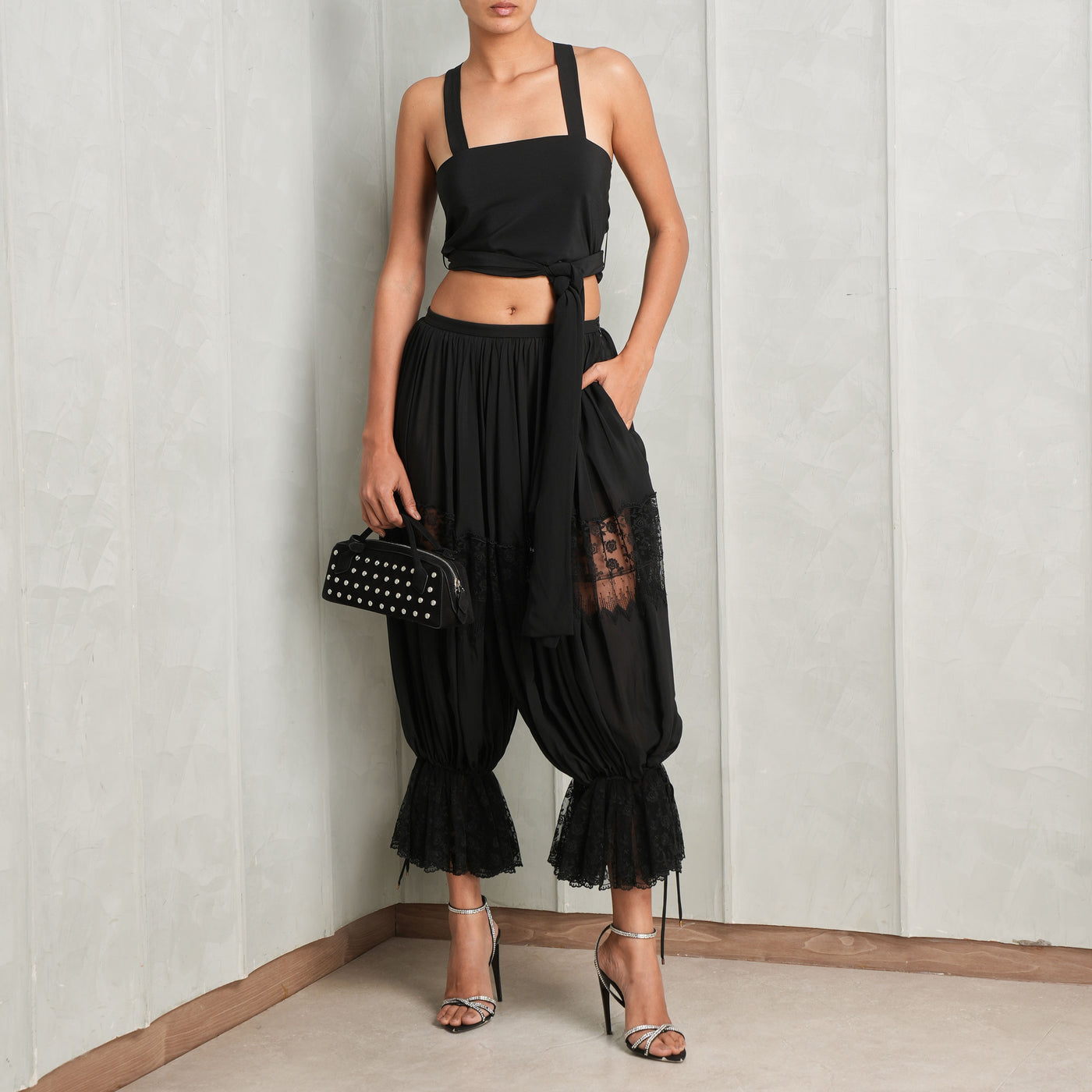 fluid black pleated pants chloe le mill