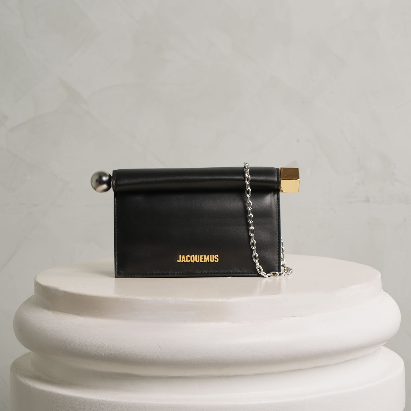 Small Rond Carre Clutch