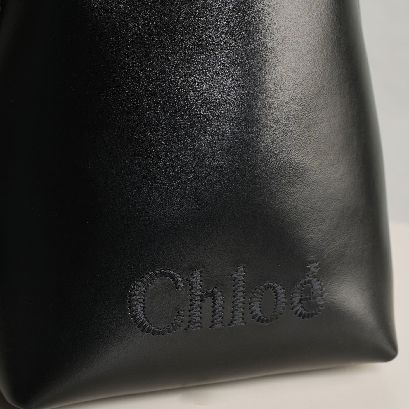 CHLOÉ embroidered logo bag