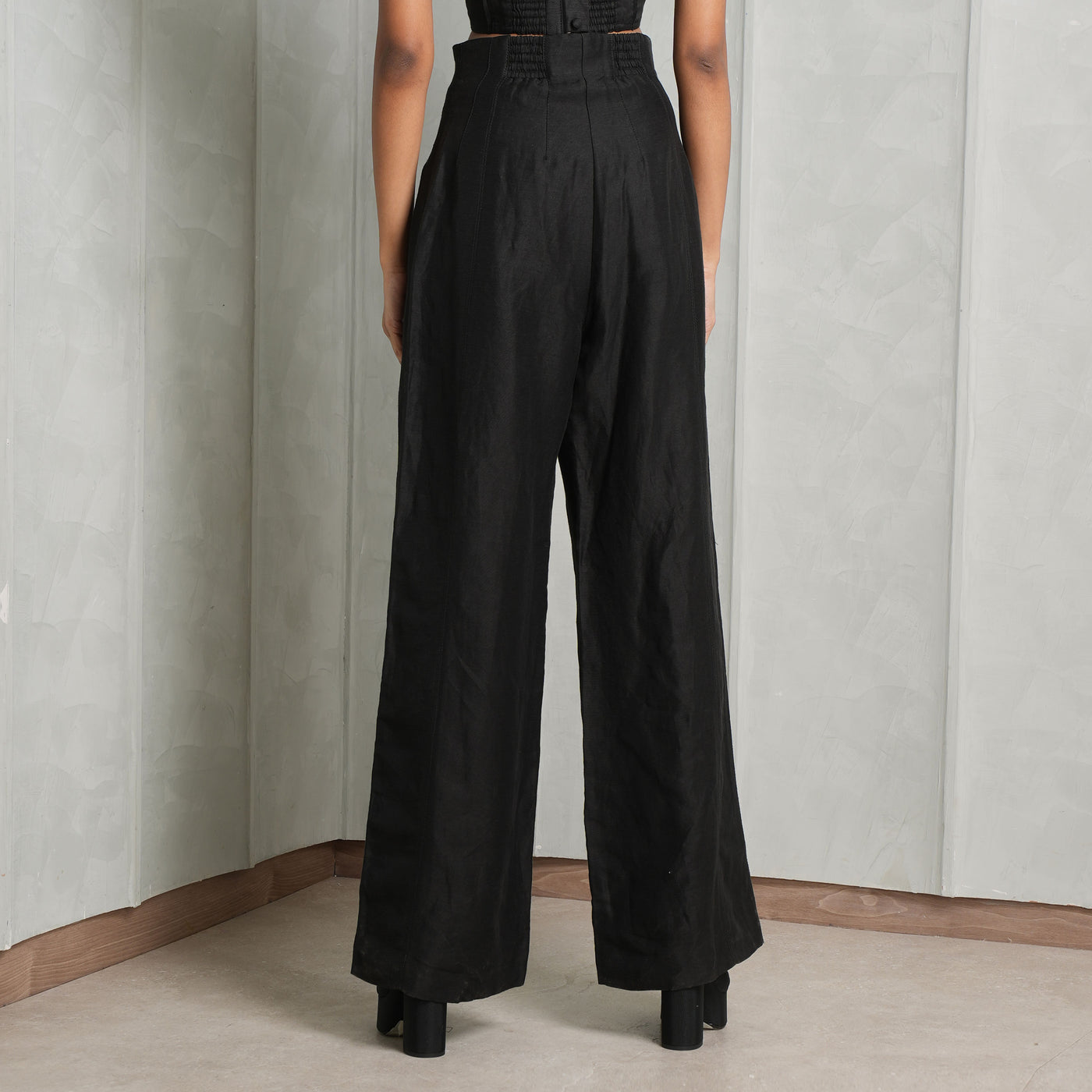 AJE black cinched theory pant