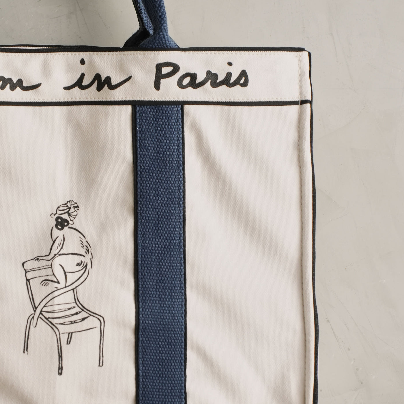 white and blue I dream in Paris tote bag