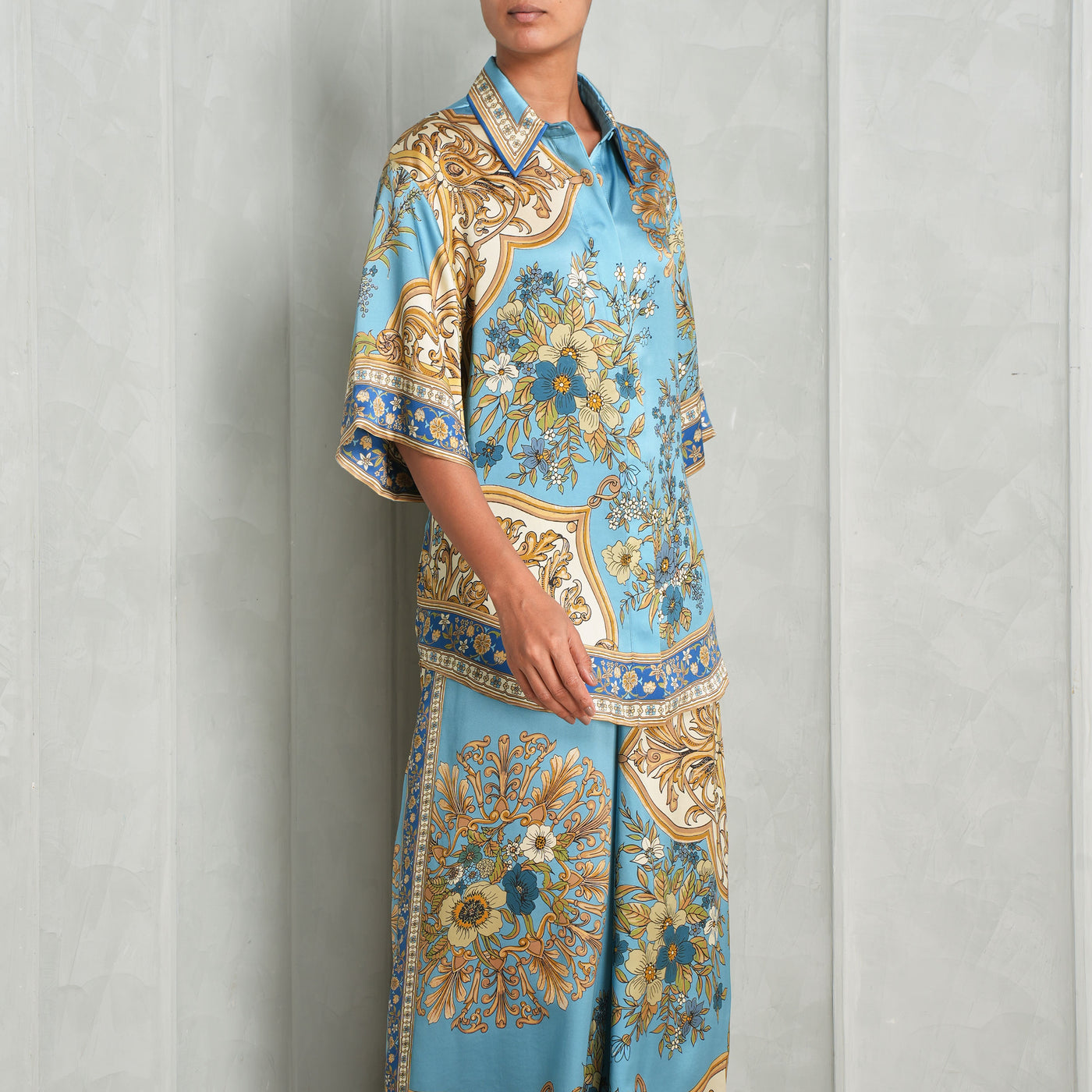 Floral pattern shirt at Le Mill