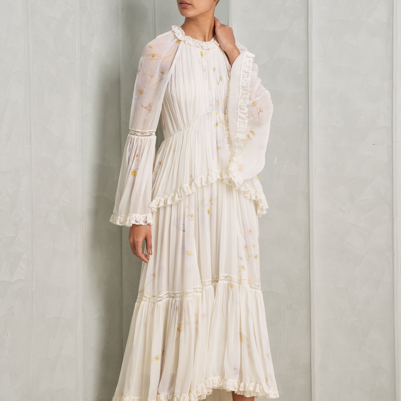 white floral dresses ruffle lace le mill