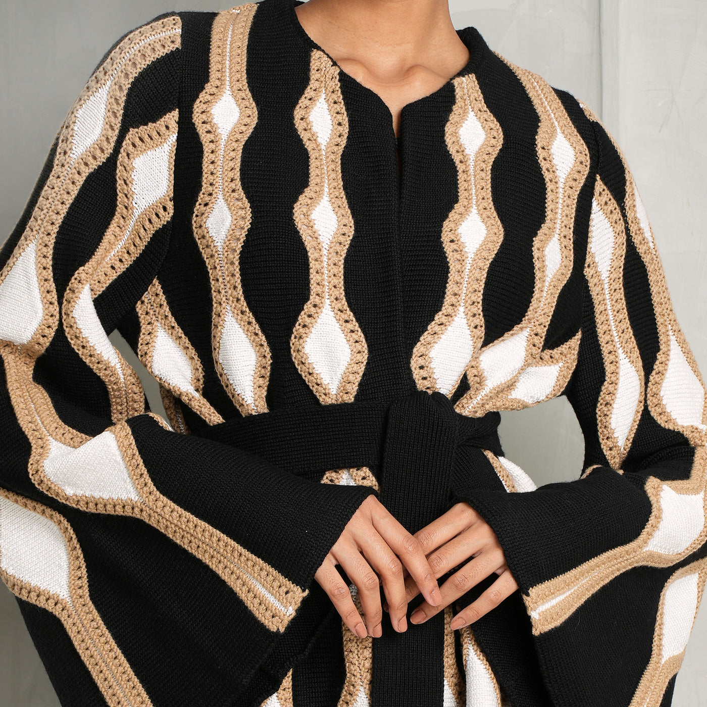 CHLOÉ Black knit beige and white Trumpet Sleeve Sweater