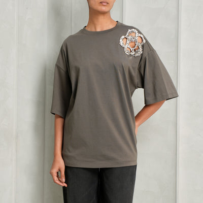 crystal flower detailed grey t-shirt