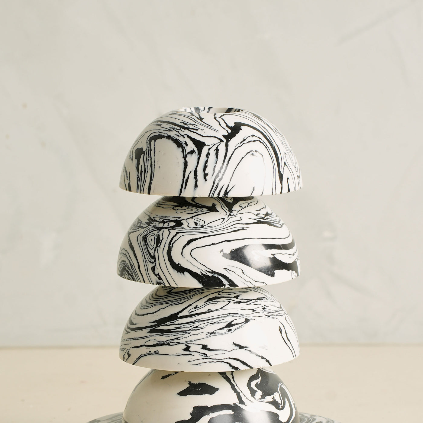 Black & White Half Ball Candle Stand