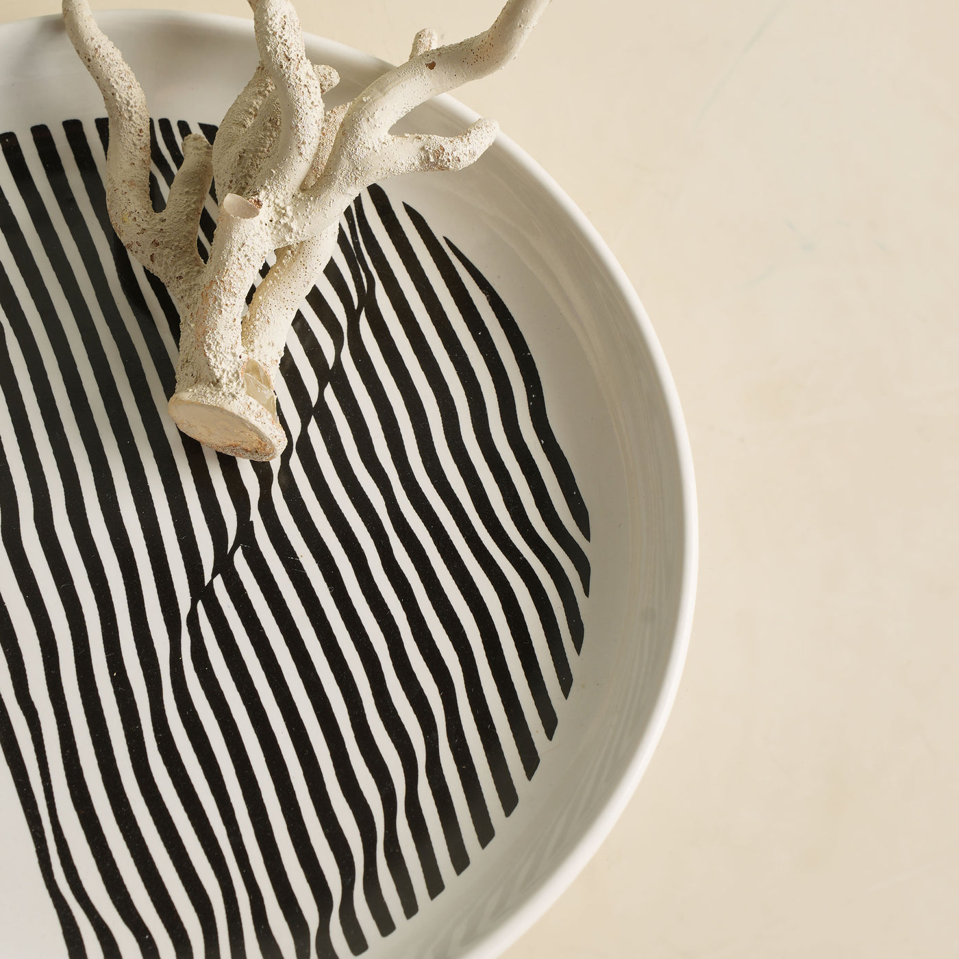 Black Waves Holiday Side Plate