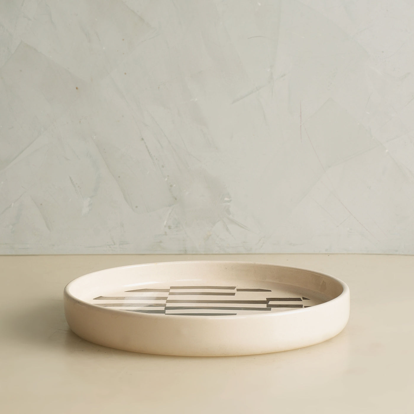 Thick Line Grid Holiday Plate