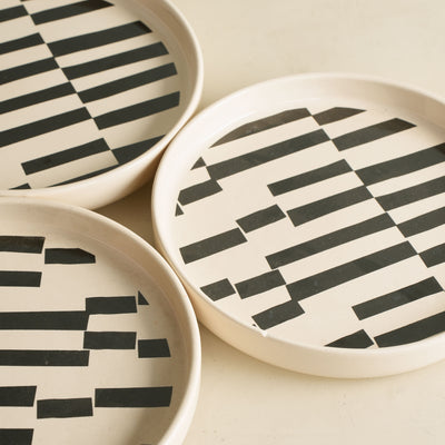 Thick Line Grid Holiday Plate