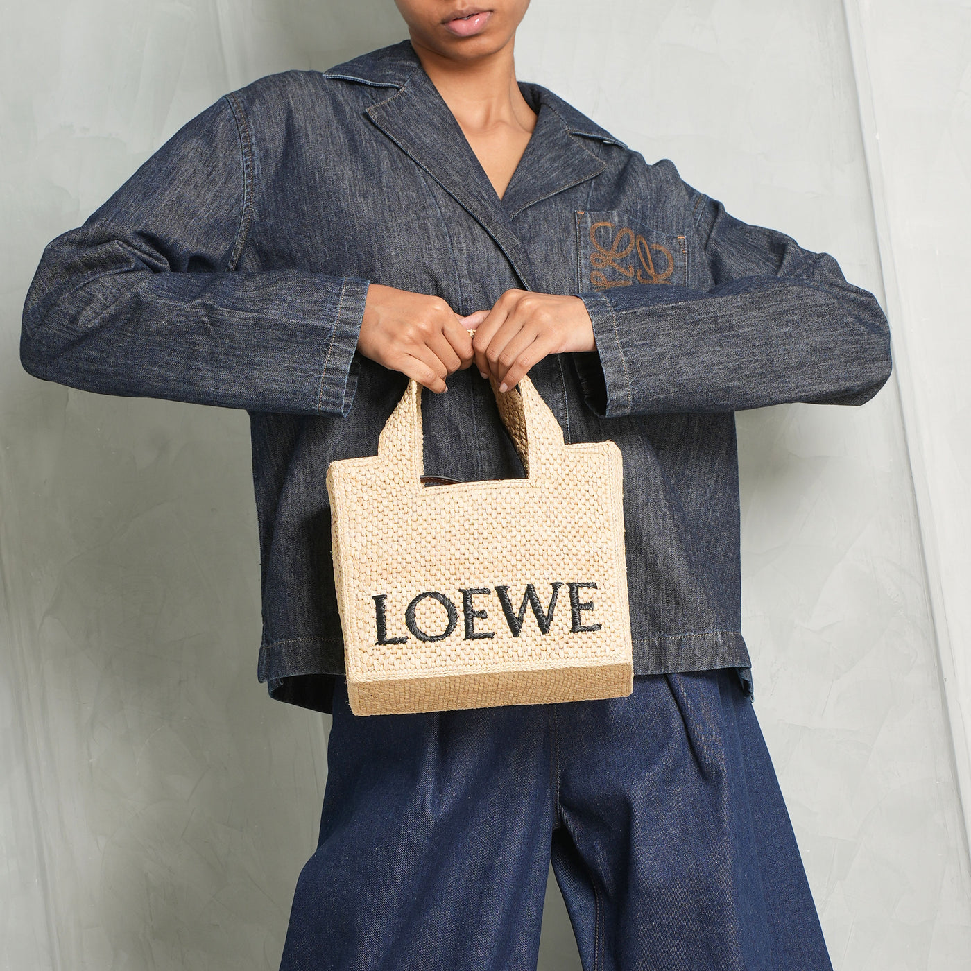 LOEWE Small font tote bag beige natural raffia