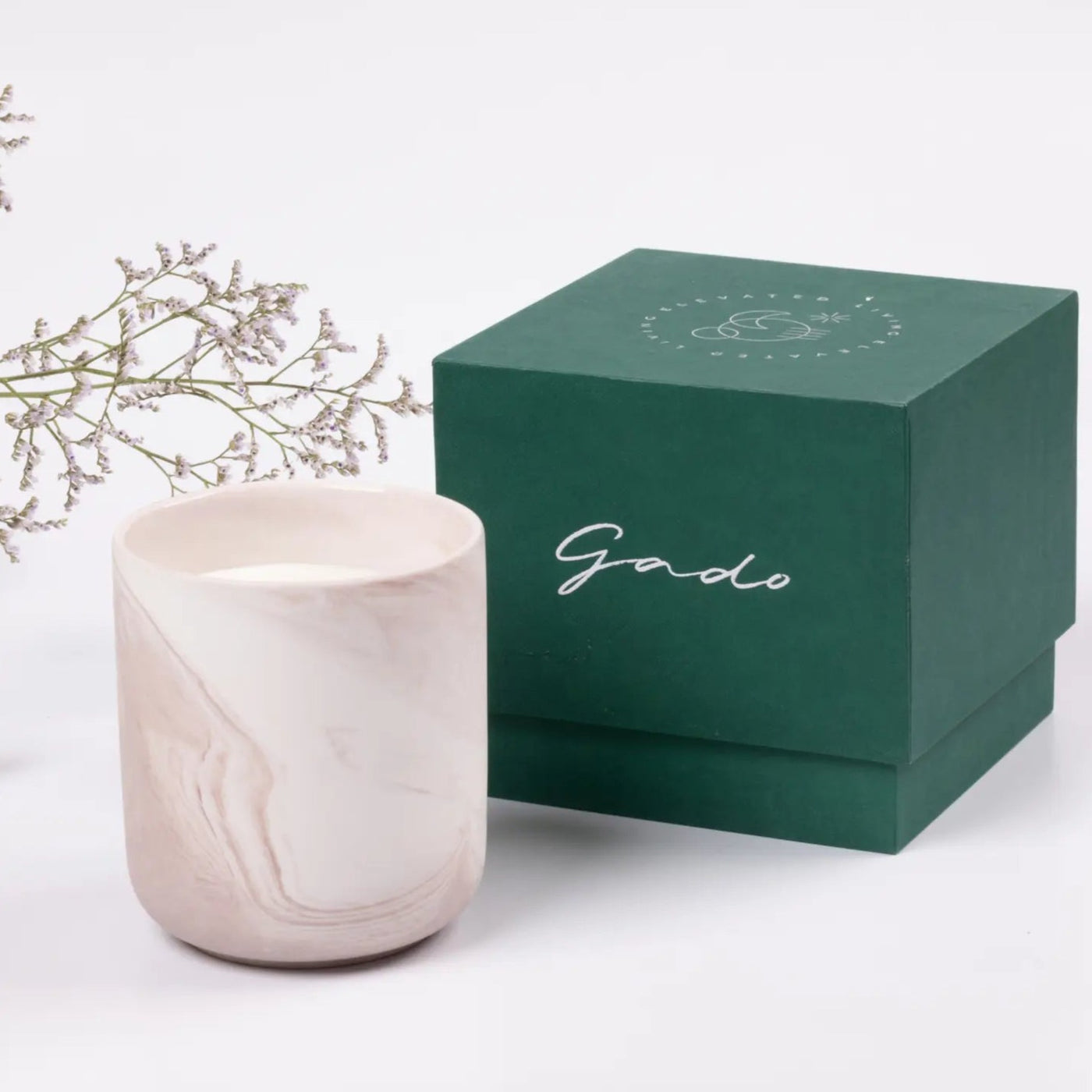 GADO LIVING Izna Spiced Cedar and Musk Candle With box