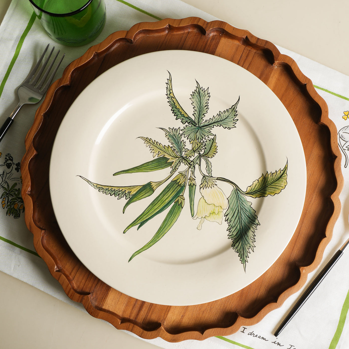 Ladyfinger Dinner Plate