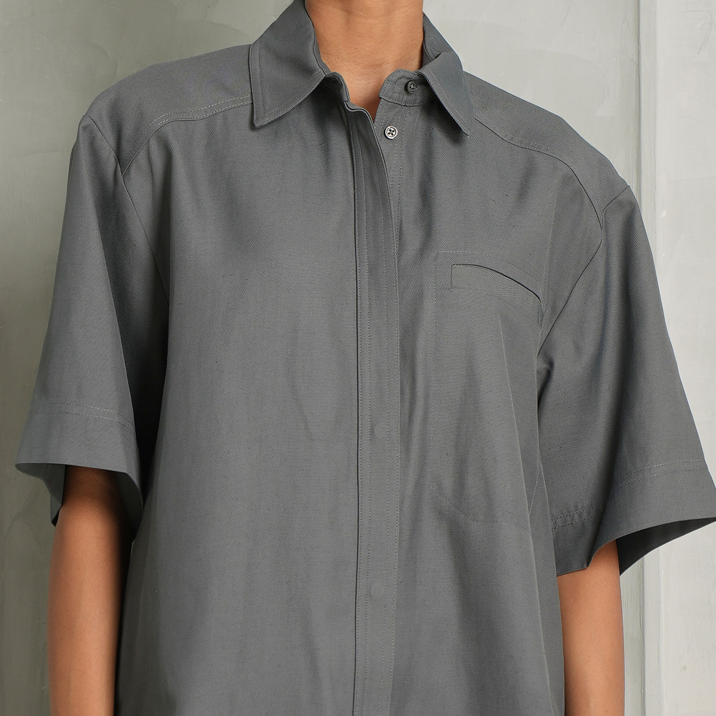 Moheli Collared Shirt in Grey