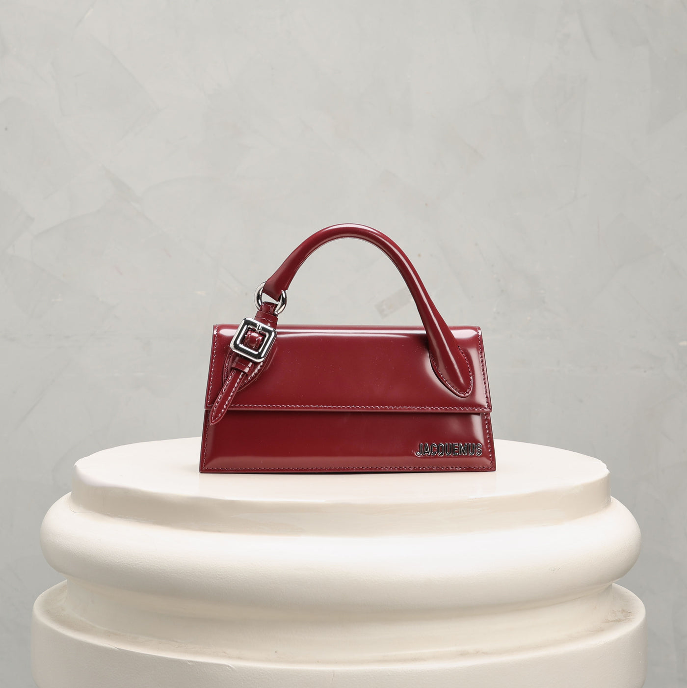 red handbag with buckle jacquemus le mill