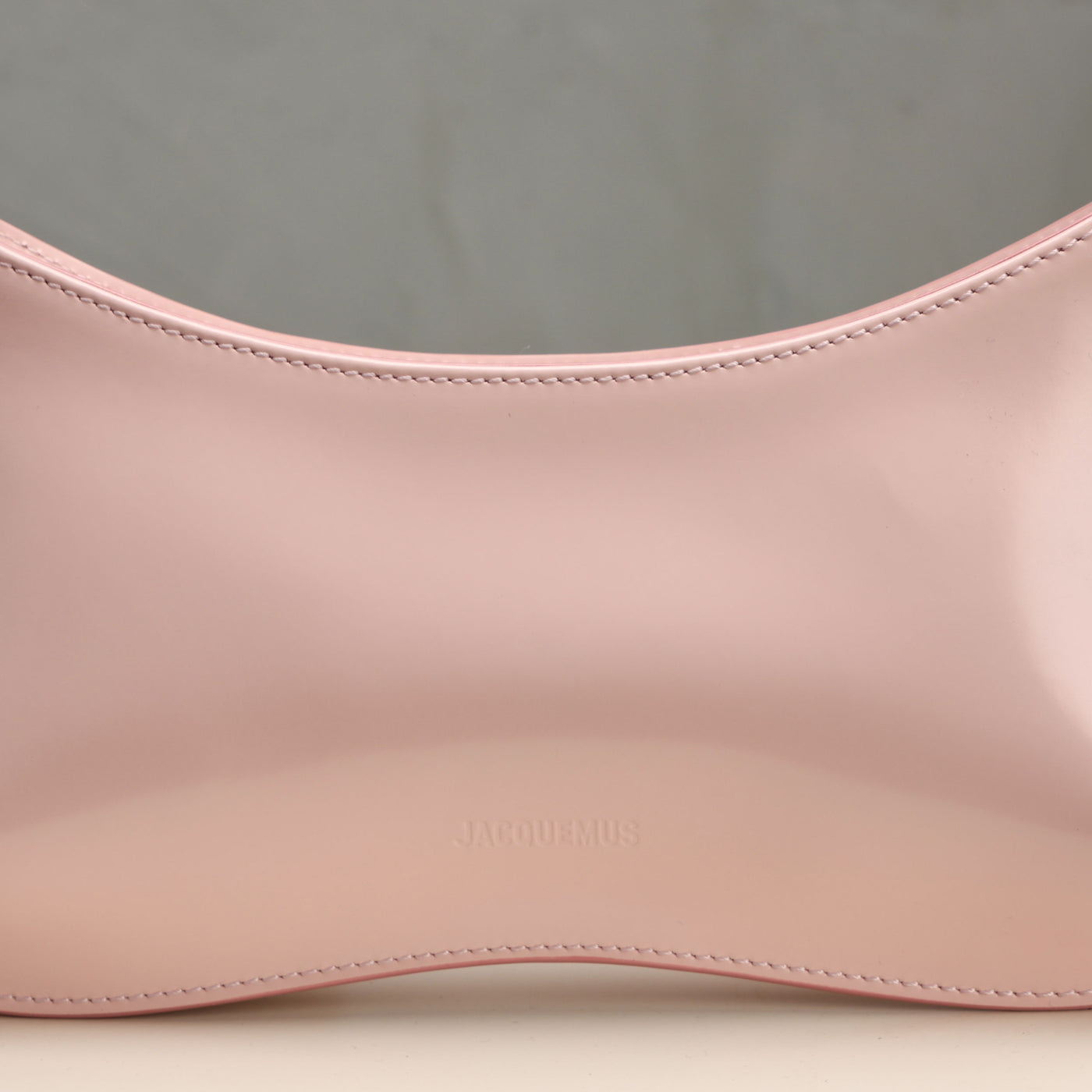 jacquemus shoulder bag at le mill