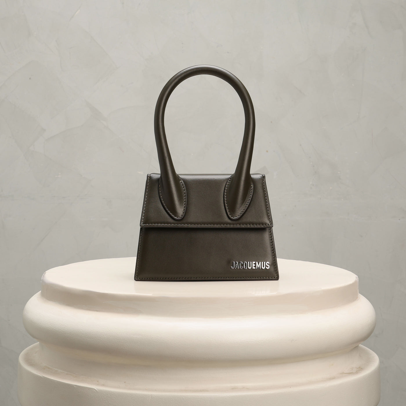 green chiquito moyen bag from jacquemus at le mill