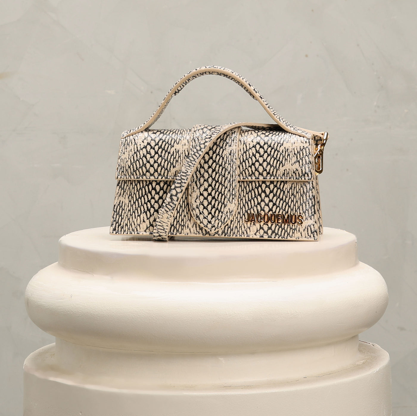 crossbody bags jacquemus at le mill