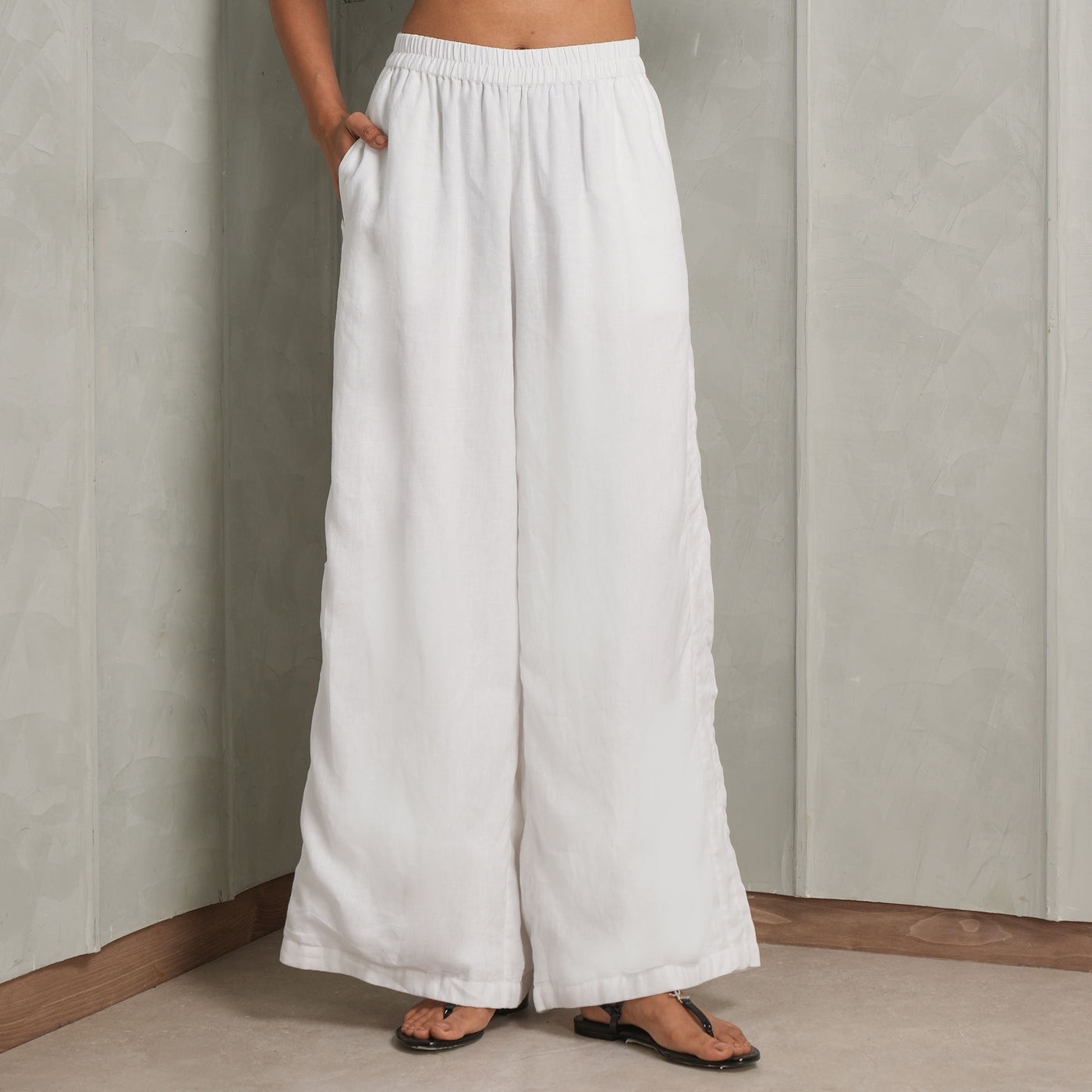 Ituvana White Yoi Refined Pants