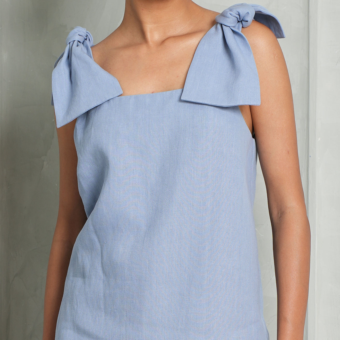 CHLOE Bow strap tank top pebble blue bow