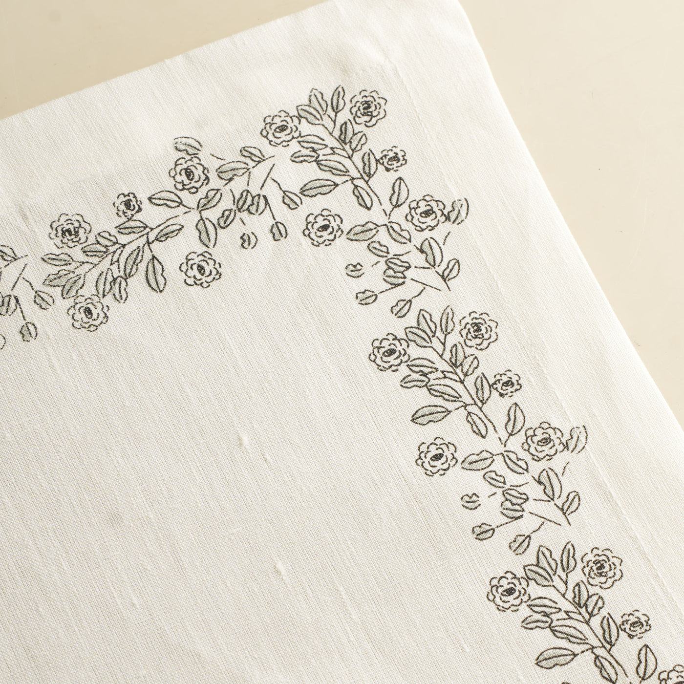 Grey Rose Bush Table Mat and Napkin - Set of 6