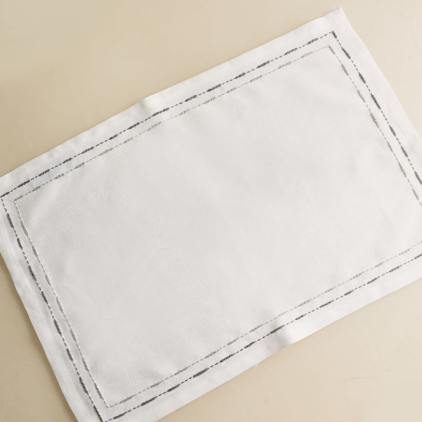 Napkin and Table Mat (Set of 4)