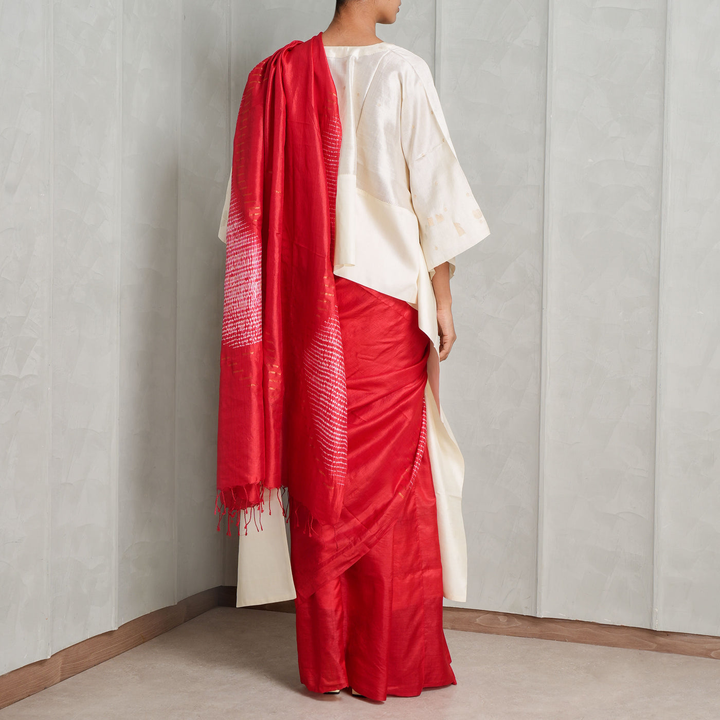 Studio Medium Panorama Red Silk Shibori Sari