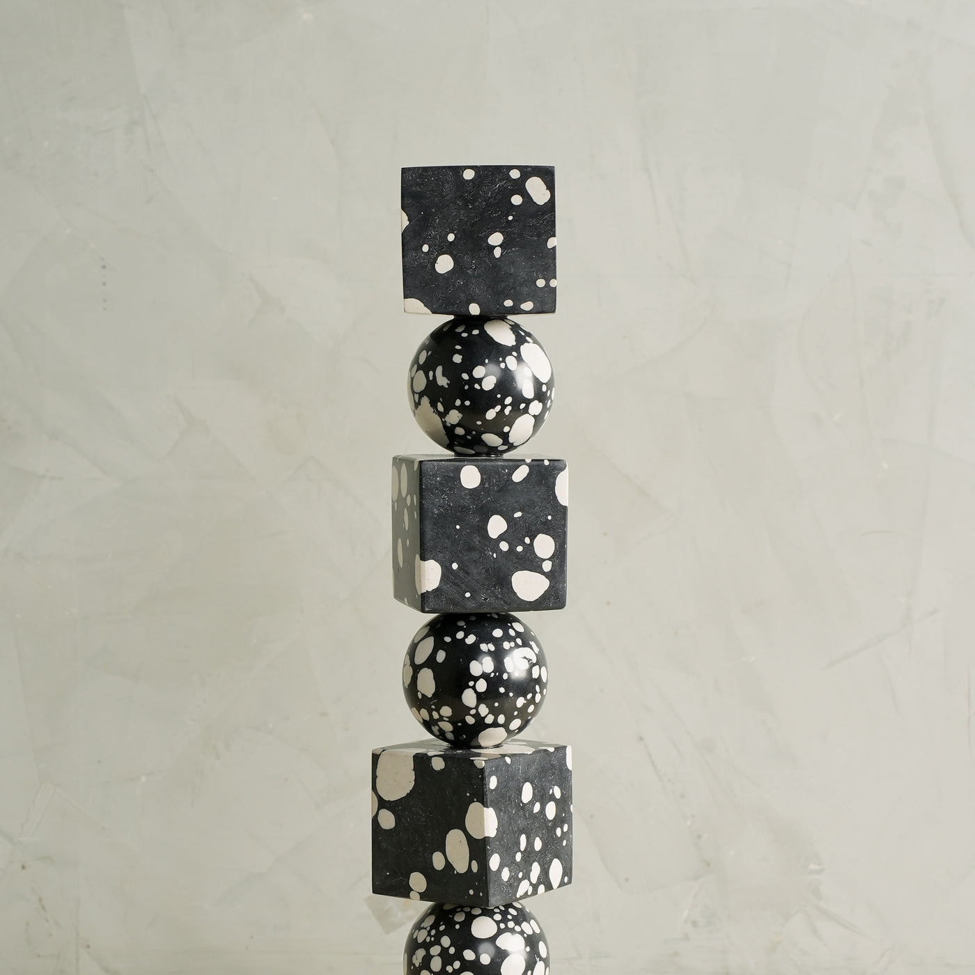 Resin Circle & Tube Candle Stand