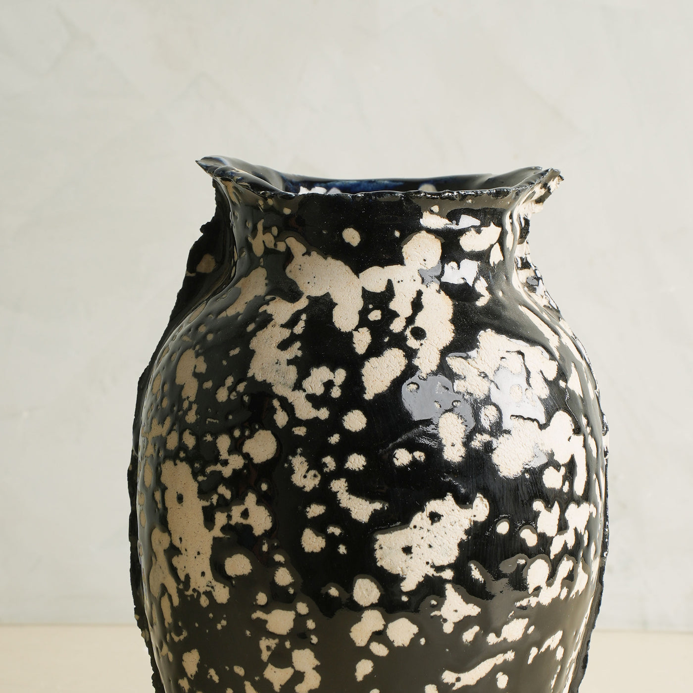 Small Roam Jar Vase