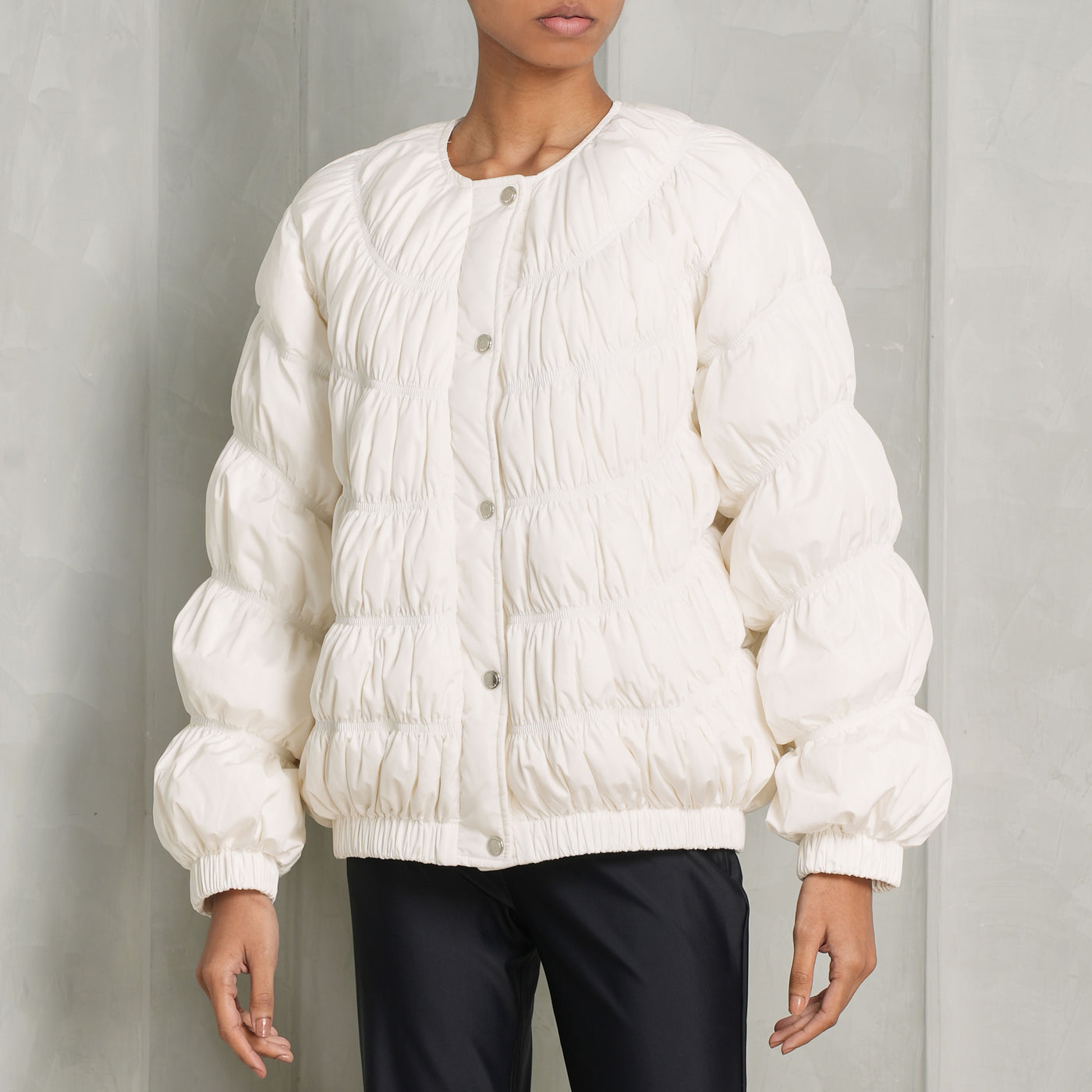 CHLOÉ Ruched long sleeve white puffer jacket