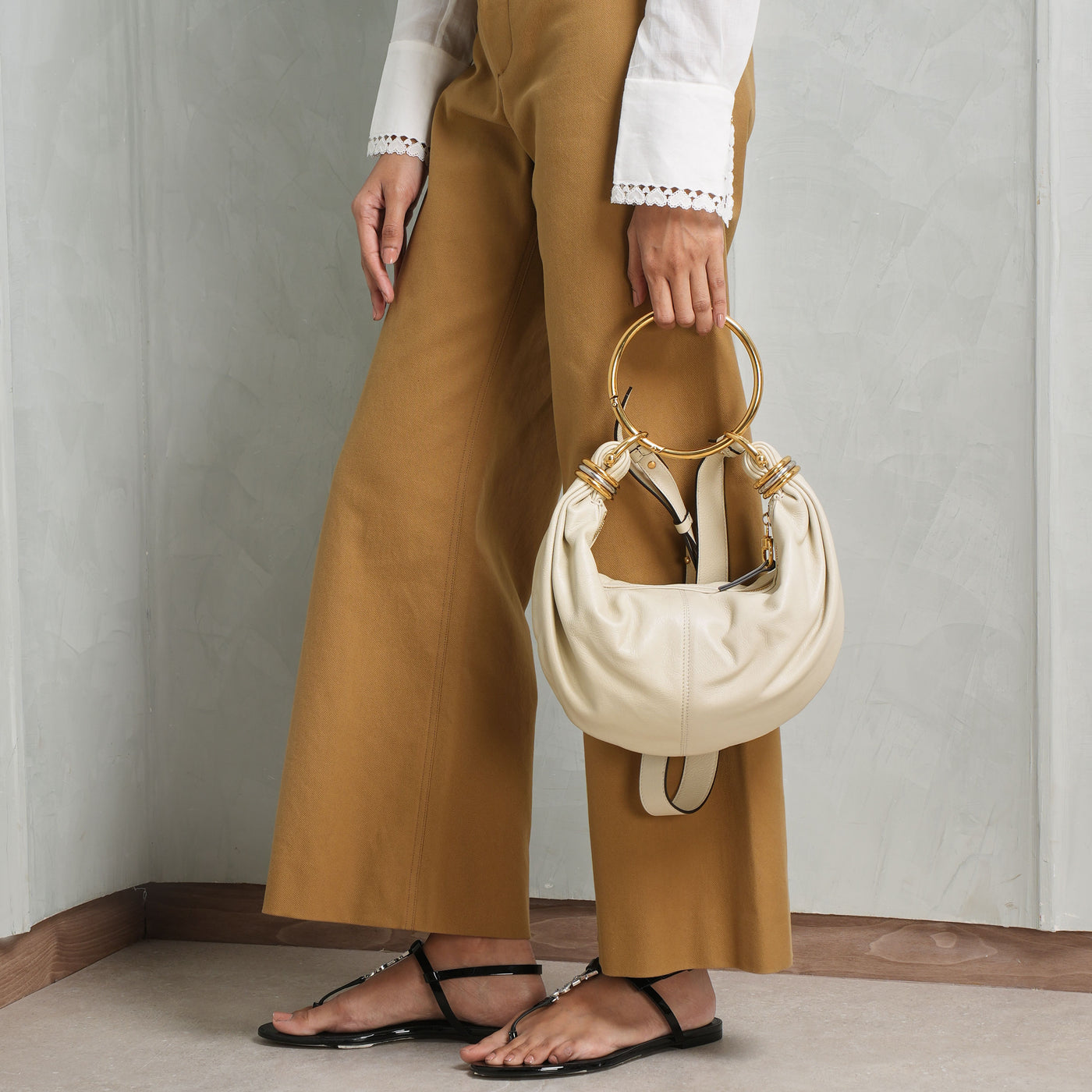 Chloé Bracelet Leather Hobo Bag In Beige