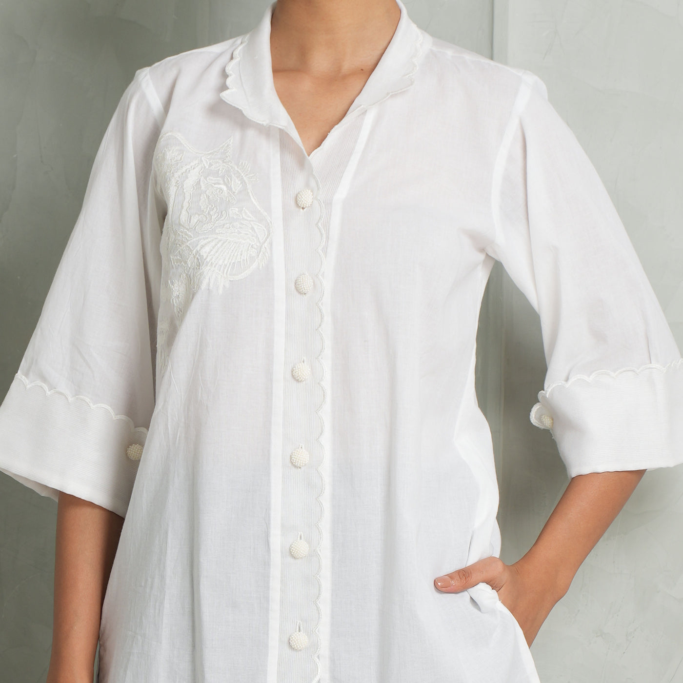 SHER BACHE White scallop shirt casual summer cotton wear