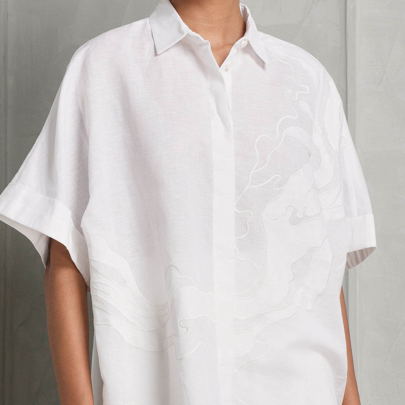 VARANA white linen kimono sleeve shirt