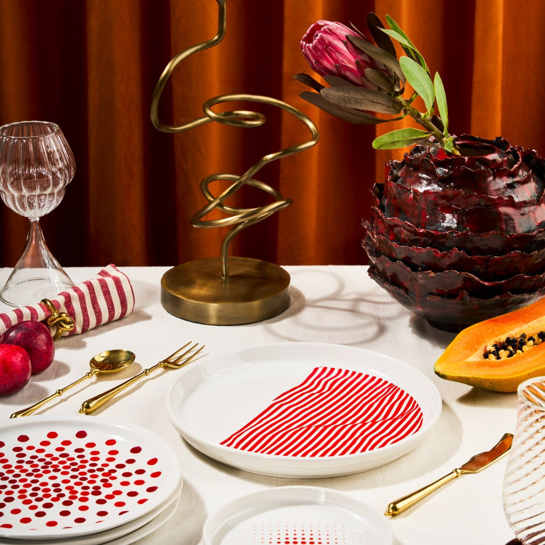 2D Gold Squiggle Candle Stand