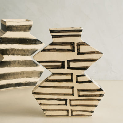 Zig Zag Thin Line Vase
