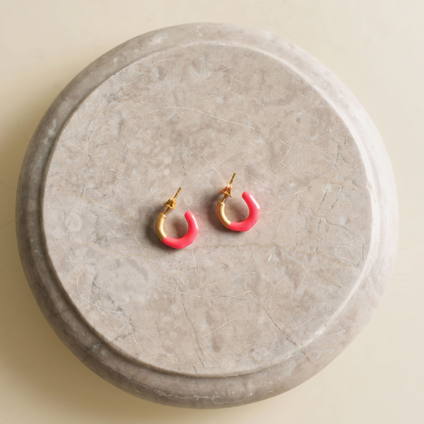 LUNAYA Mini Molten Hoops pink gold brass