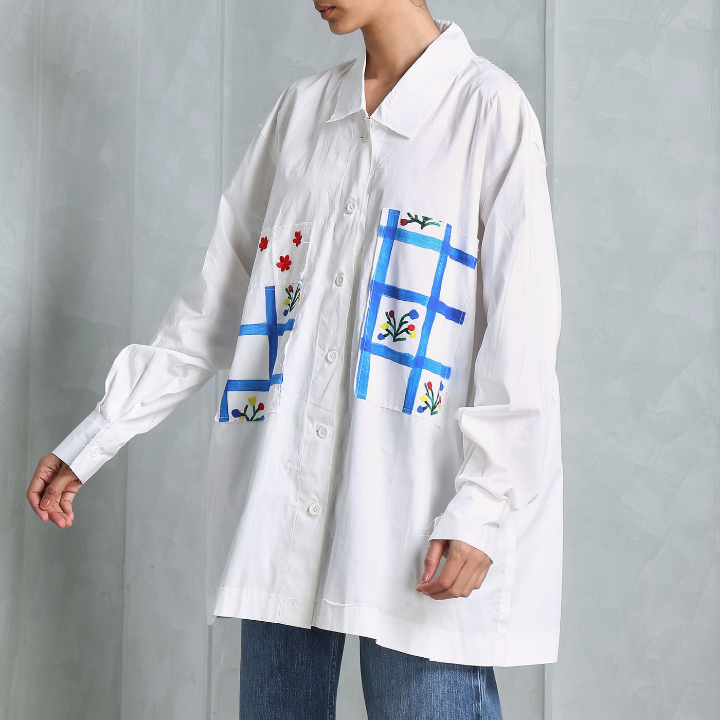 Happi Space Patched Shirt with ollard neck, oversized fit and long sleeves Details 