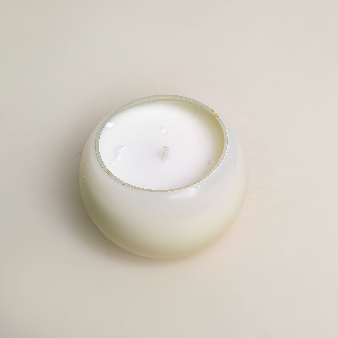 Wooden Lid Covered White Matki Candle from Doft